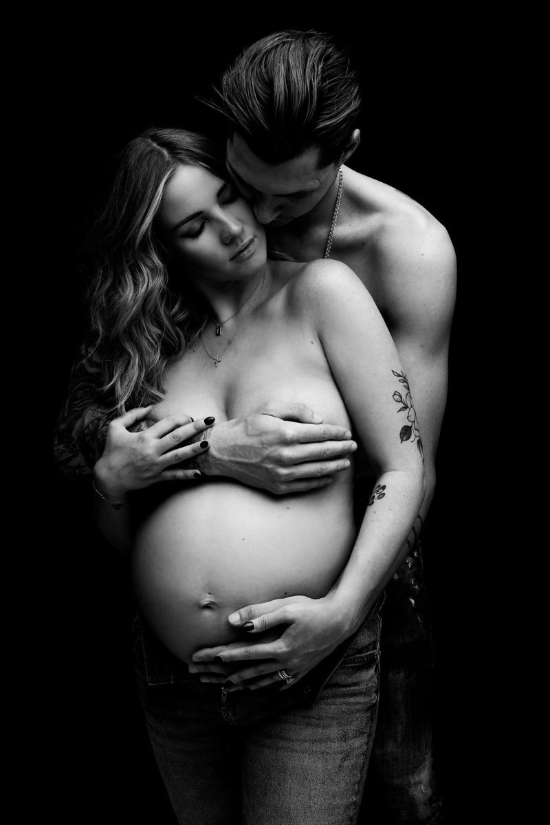 Photo shooting with a pregnant woman, Pregnant wife, Photoshoot of a pregnant couple