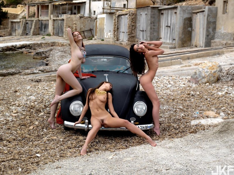 Erotica Auto, Naked girls and cars, Erotic in the car