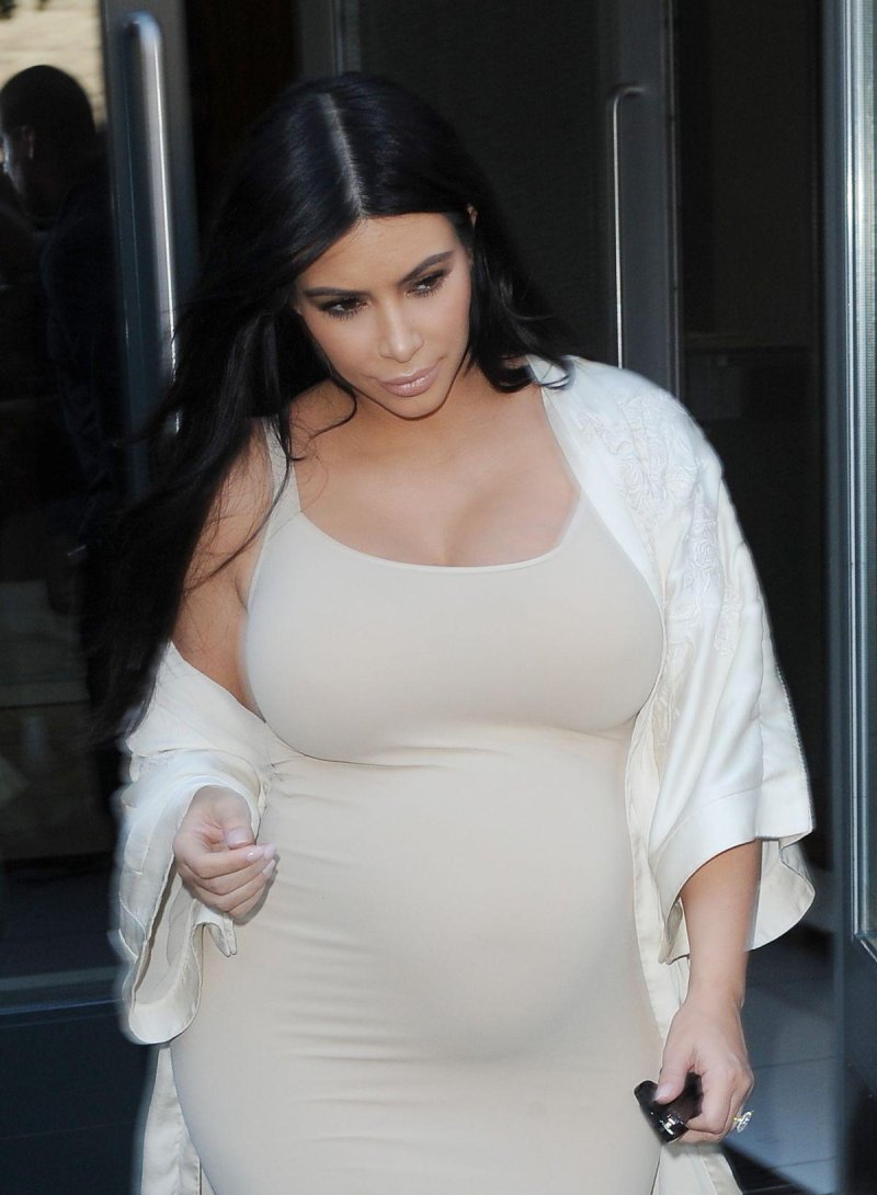 Kim kardashian pregnant, Kim kardashian obese, Pregnant Kim Kardashian