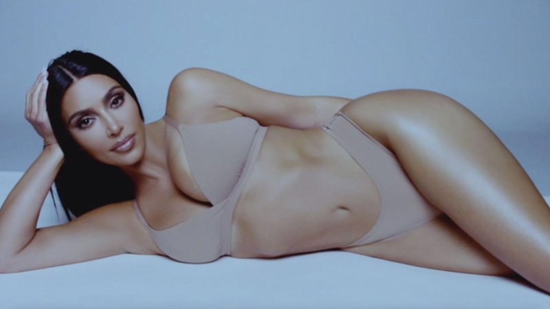 Kim Kardashian naked, Skims linen Kim Kardashian, Kim Kardashian hot