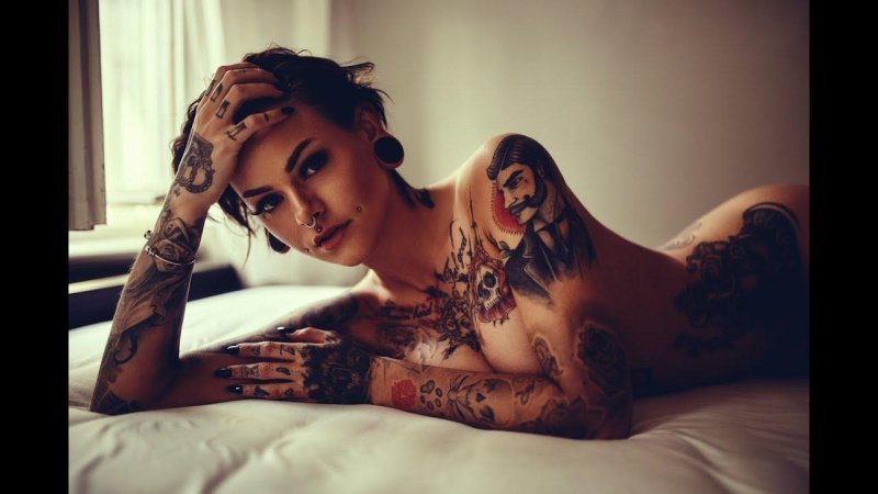 Fully tattooed women, Beautiful girl with tattoos, Girl with tattoos