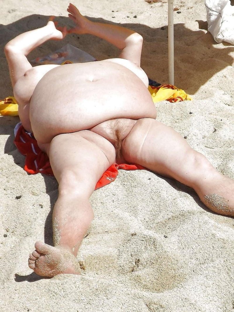 Old women without panties on the beach, Burnts naked old women on the beach, Naked grandmothers on the beach porn